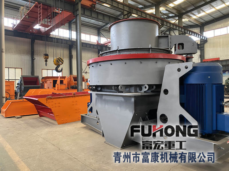 沖擊式破碎機設(shè)備一機多用，粒型優(yōu)美