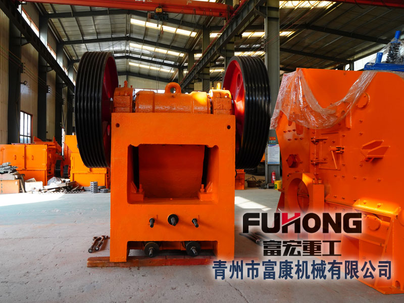 如何降低新型顎式破碎機在使用過程中的噪音問題？